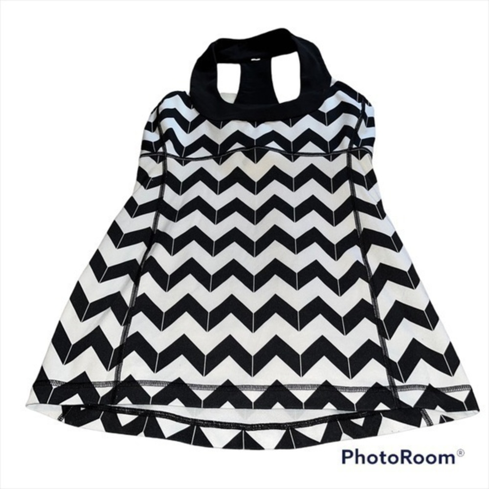Lululemon zigzag tank top with built in sports bra